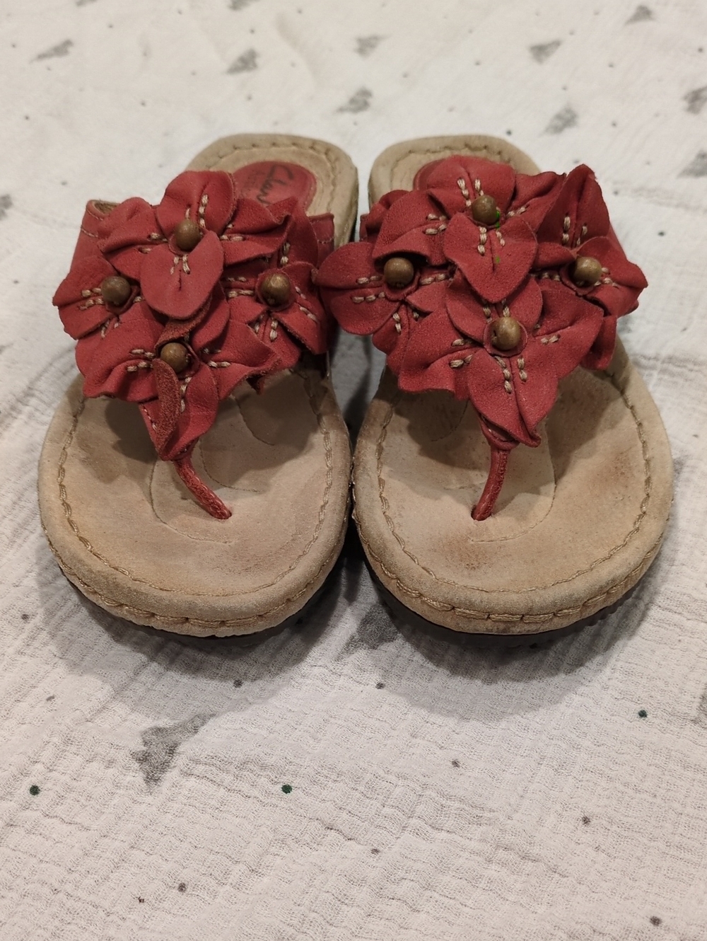 ❤️😎🩴 Clarks Women’s Dusty Red Floral Leather Thong Sandals size 5.5 M ❤️😎🩴 - Picture 2 of 12